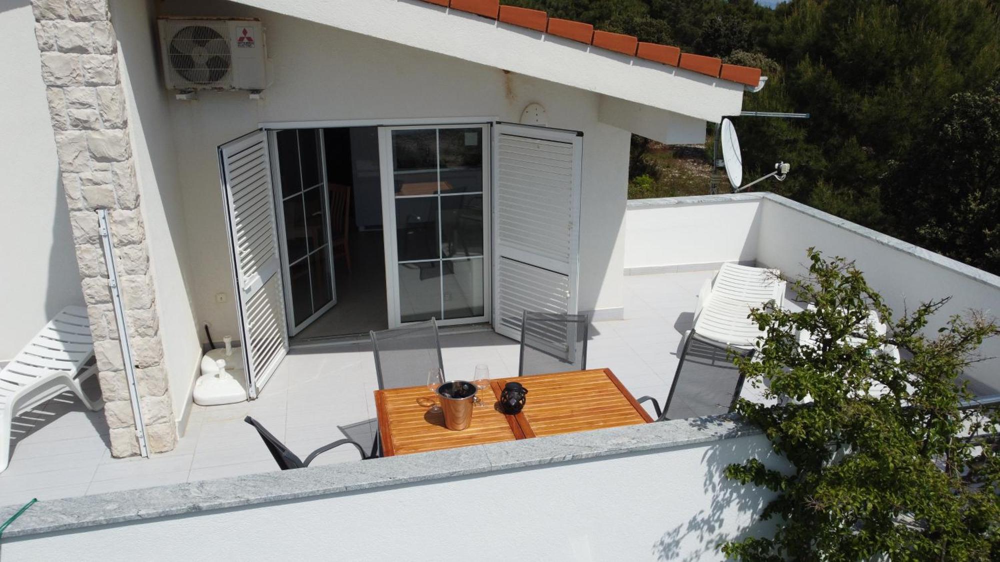 Mirakul Apartments Vir Eksteriør bilde