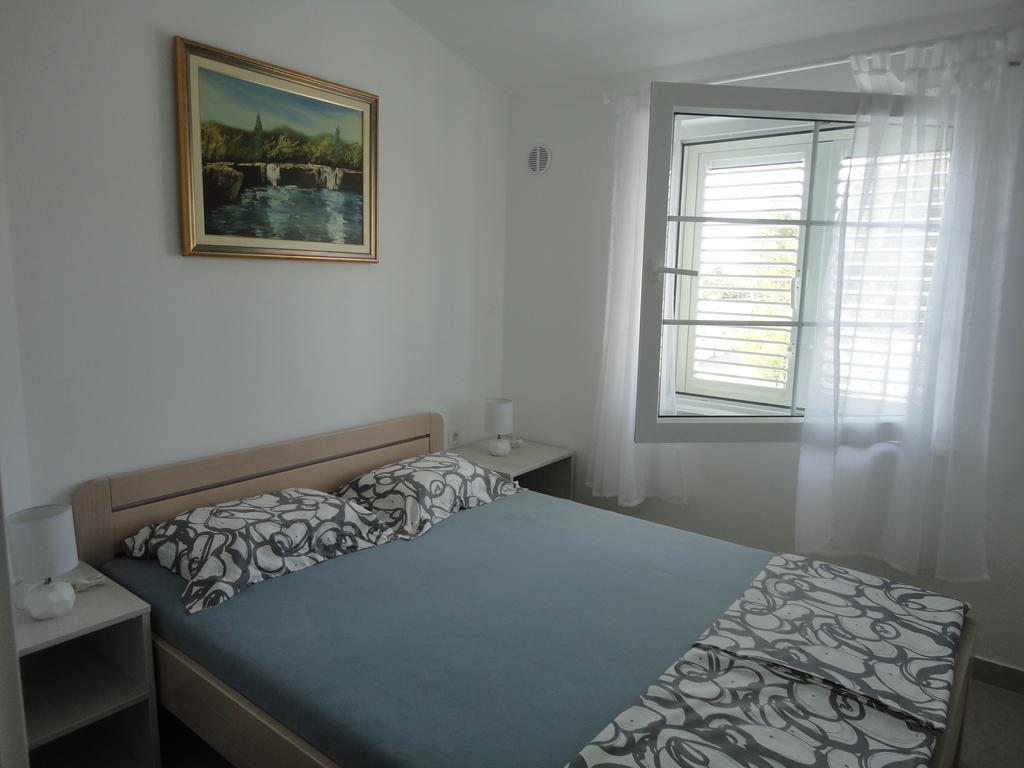Mirakul Apartments Vir Eksteriør bilde